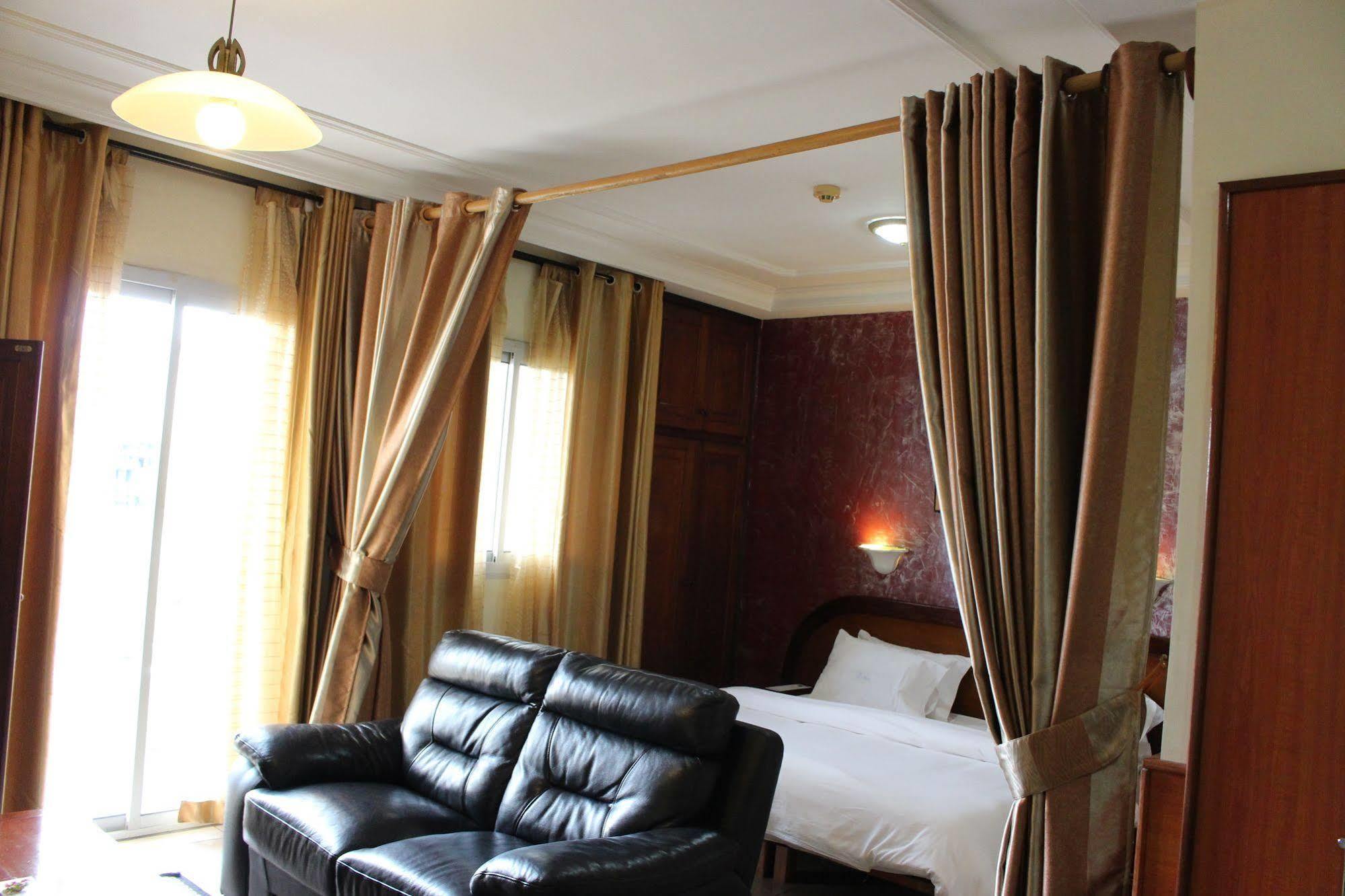 Bano Palace Hotel Douala Ngoại thất bức ảnh